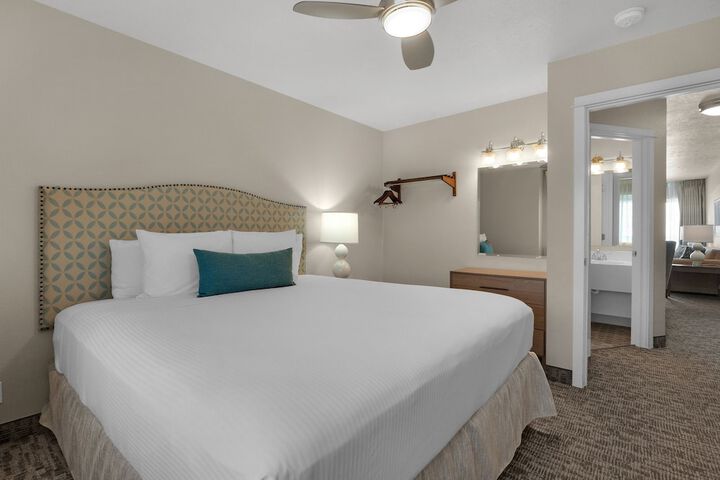 Pelican Shores Inn