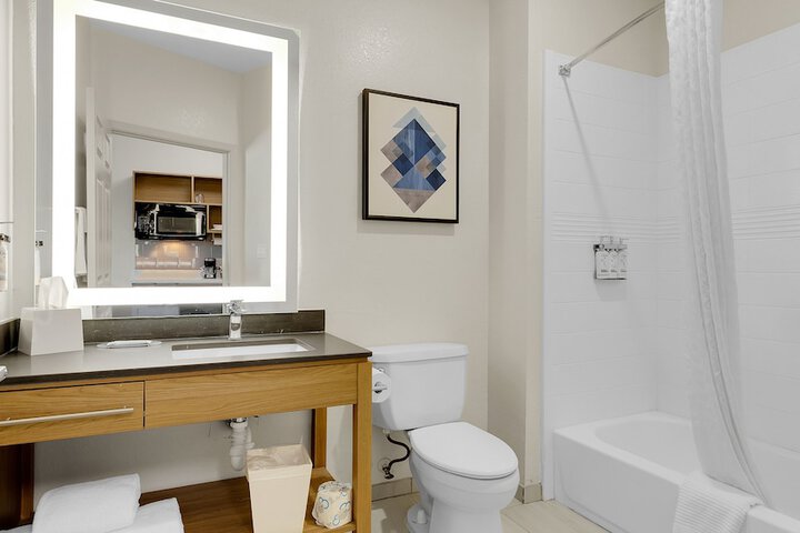 Room 13 of 26