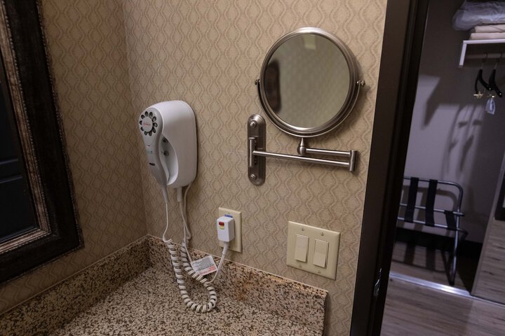Room 136 of 170