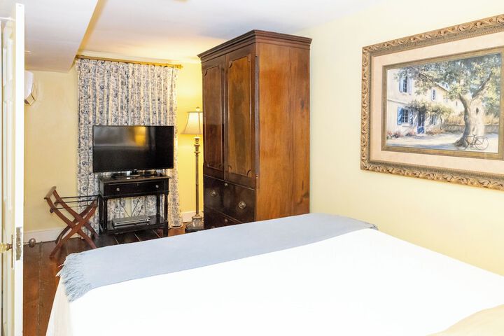 Room 81 of 166