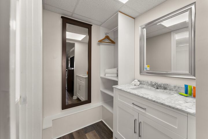 Room 46 of 64