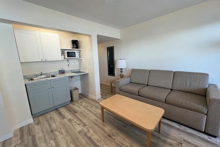 Beachside Resort Motel