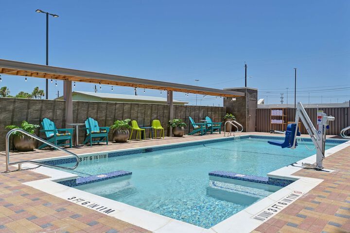Pool 10 of 56
