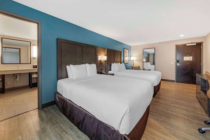 Comfort Inn & Suites Miami International Airport
