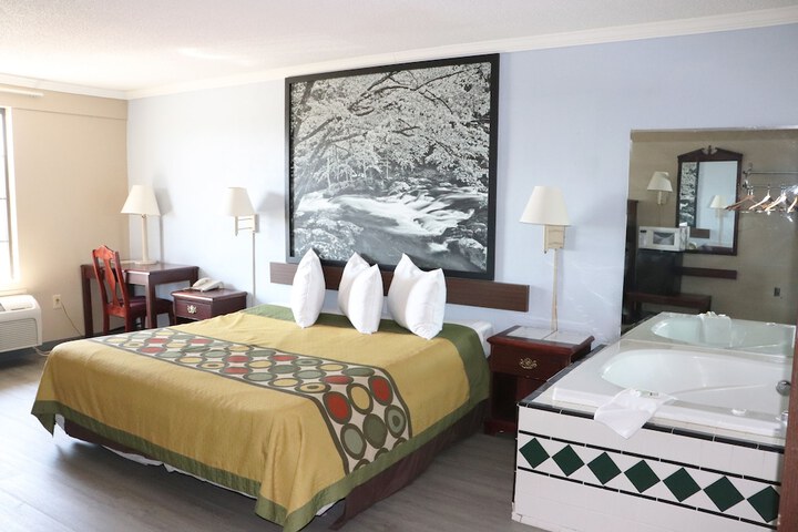Room 20 of 25