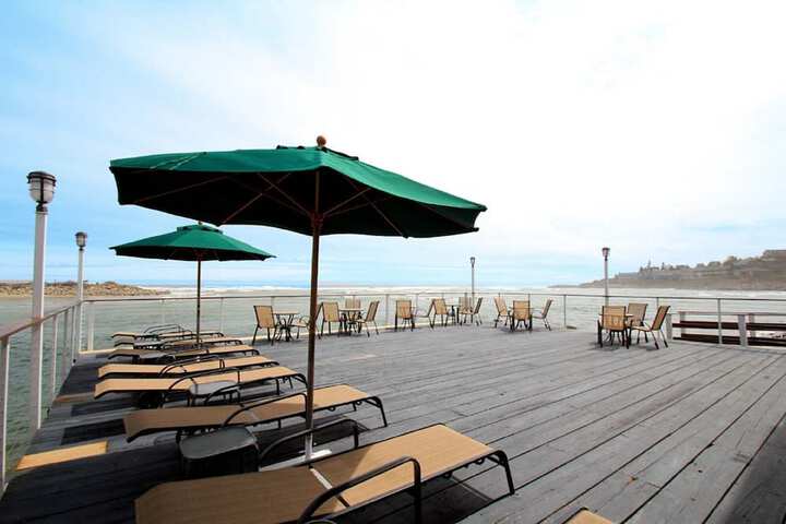 Sundeck 29 of 31