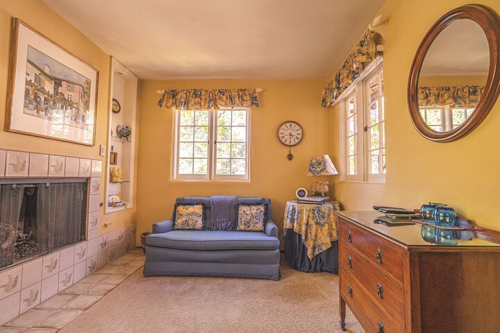 Room 28 of 51