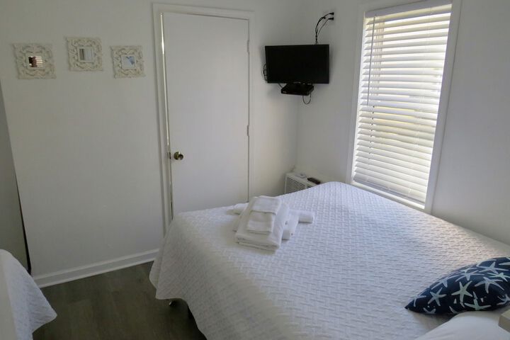 Room 28 of 104
