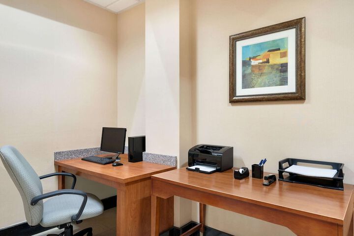 Business Center 31 of 32