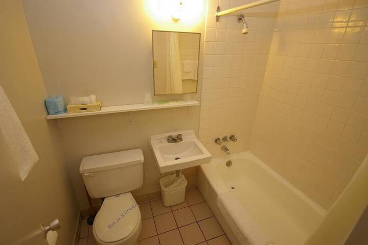 Room 14 of 25