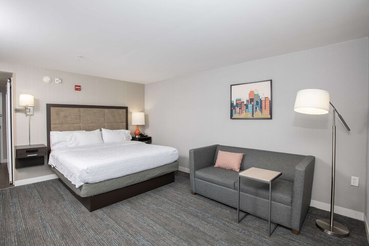 Room 16 of 62