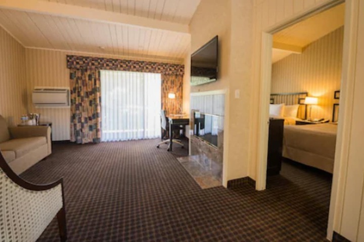 Los Gatos Lodge