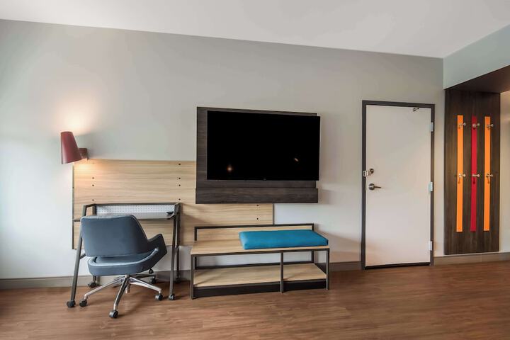 Room 30 of 44