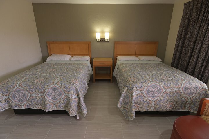 Room 10 of 17