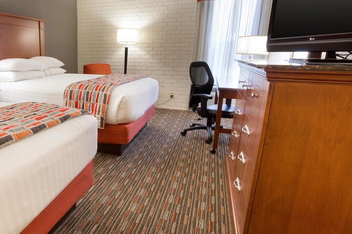 Room 10 of 37