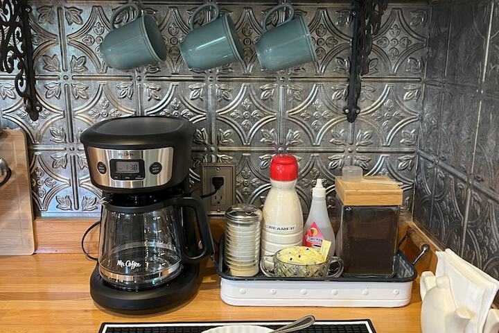 Breakfast/Coffee Service 251 of 292