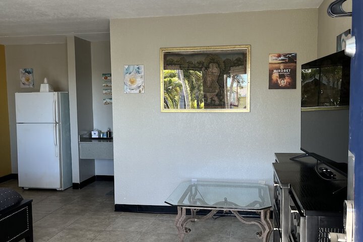 Room 9 of 34