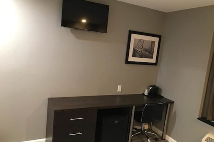 Room 12 of 13