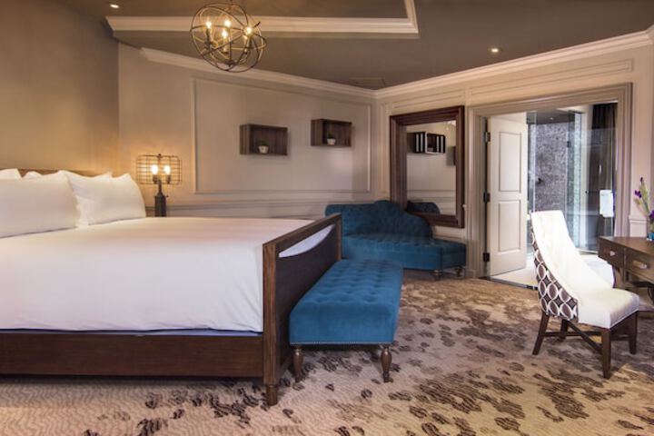 Room 10 of 52