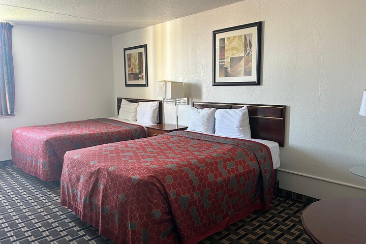 Room 5 of 18