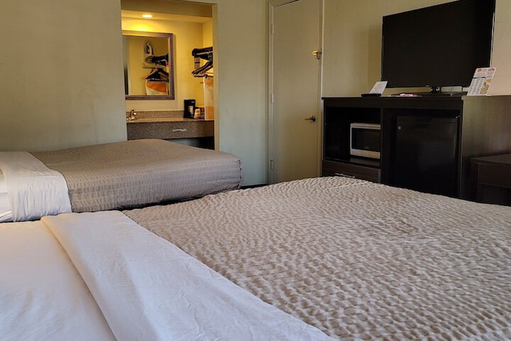 Room 5 of 7