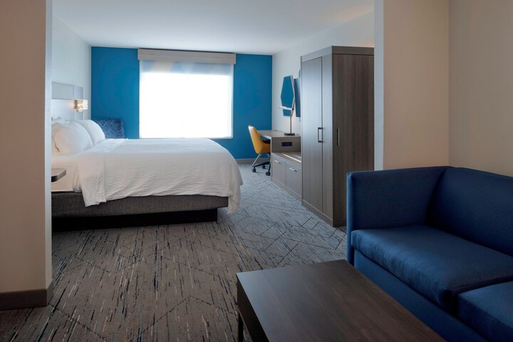 Holiday Inn Express Hotel & Suites Fort Atkinson by IHG
