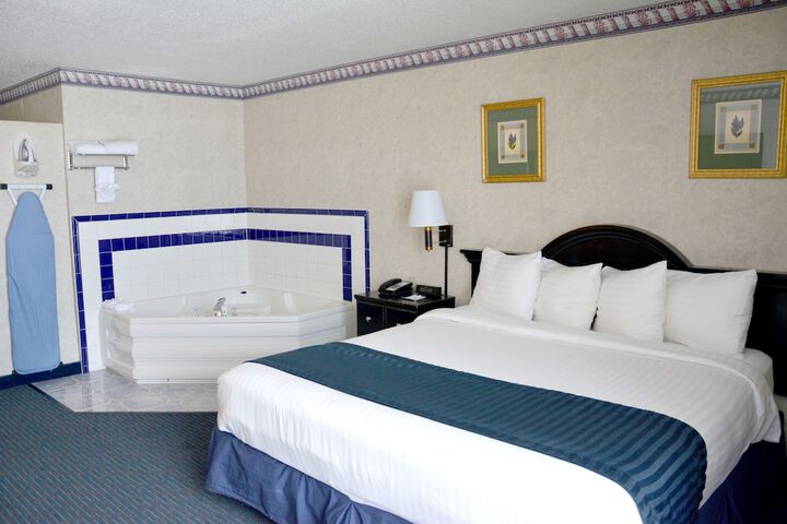 Room 32 of 51