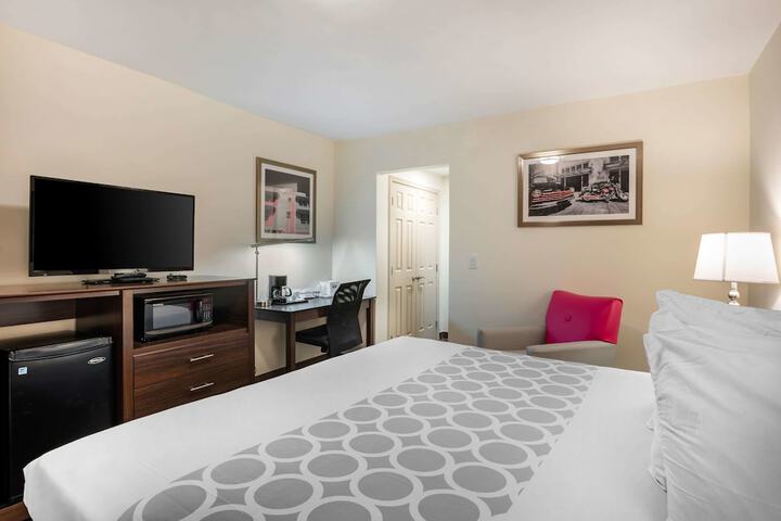 Room 34 of 39