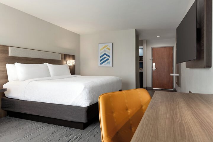 Holiday Inn Express Hotel & Suites Edmond by IHG