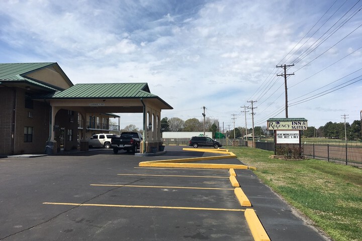 Regency Inn & Suites
