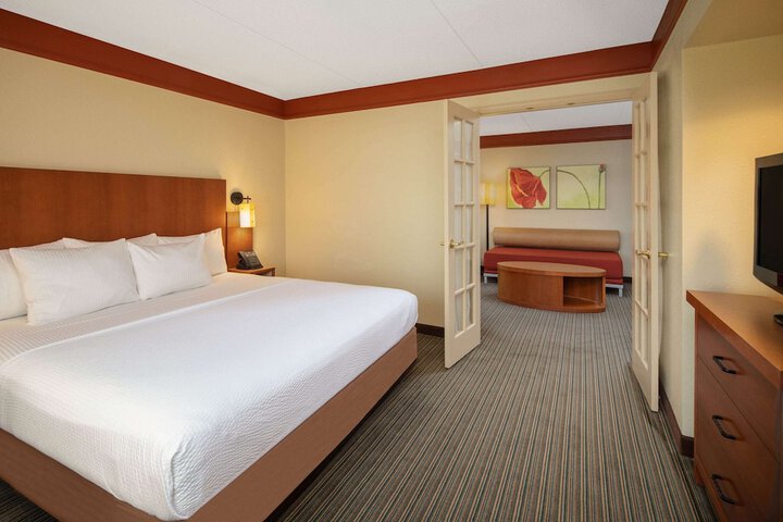 Room 32 of 44