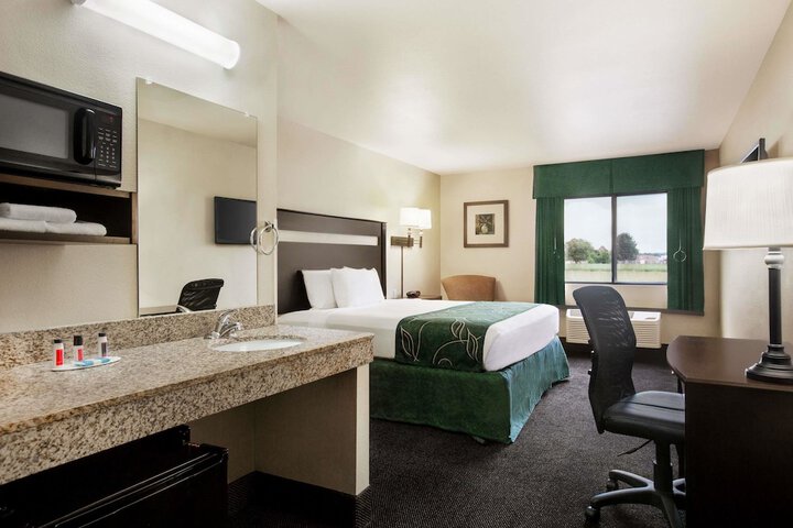 Room 9 of 20