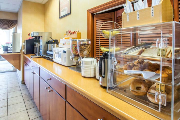 Breakfast/Coffee Service 37 of 47