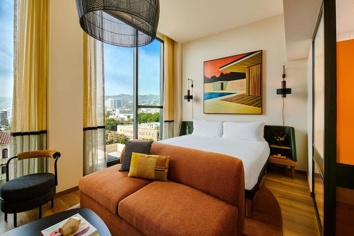 Room 14 of 40
