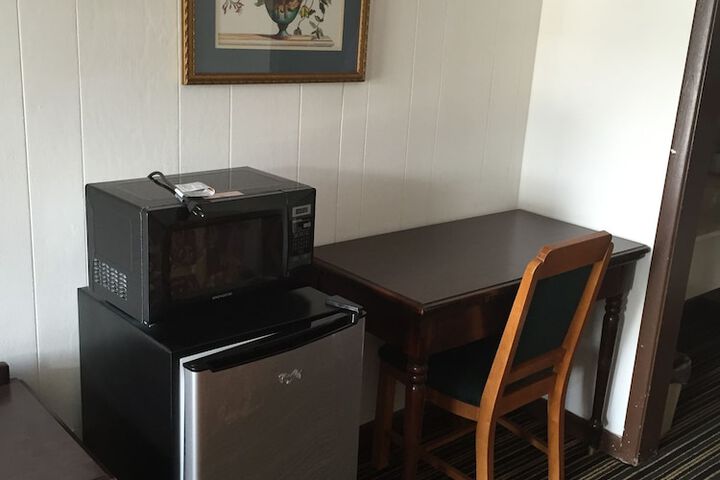 Room 8 of 48