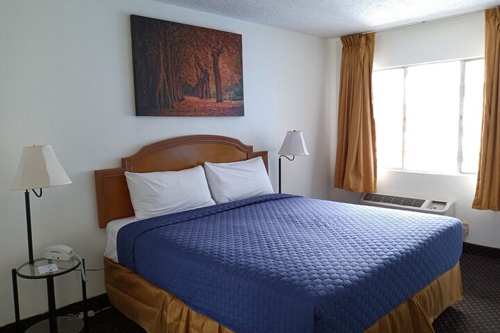 Room 5 of 11
