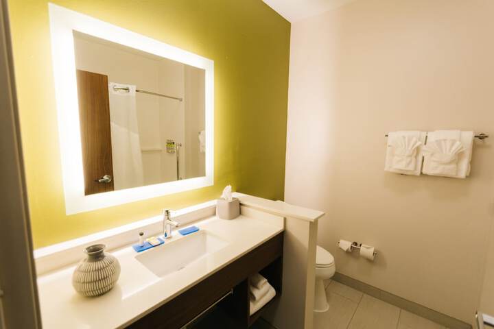 Room 14 of 48