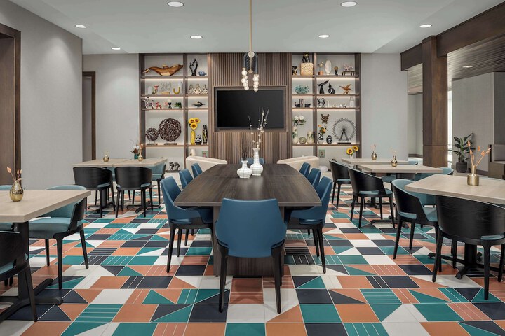 Hotel Interior 9 of 38