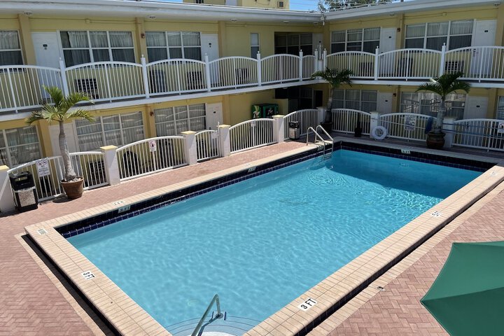 Pool 20 of 130