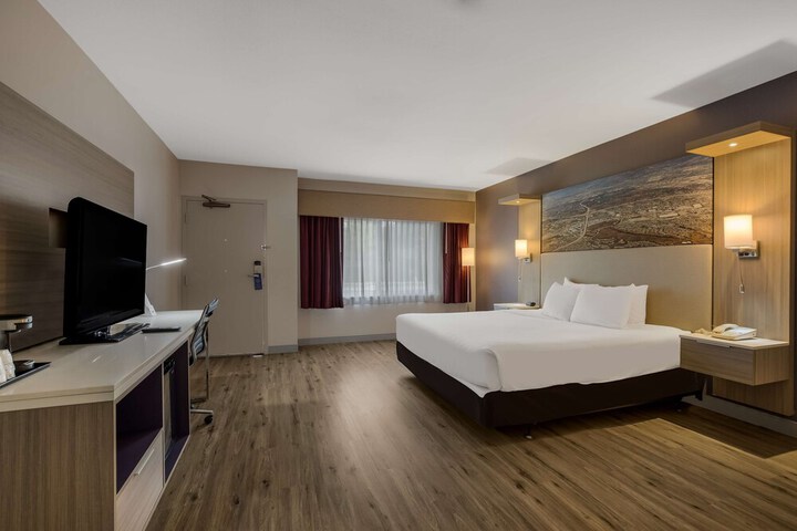 Best Western Diamond Bar Hotel & Suites
