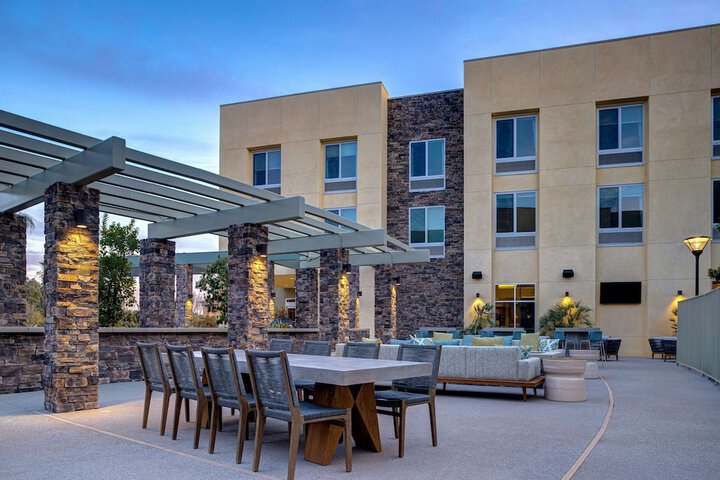 Terrace/Patio 69 of 72
