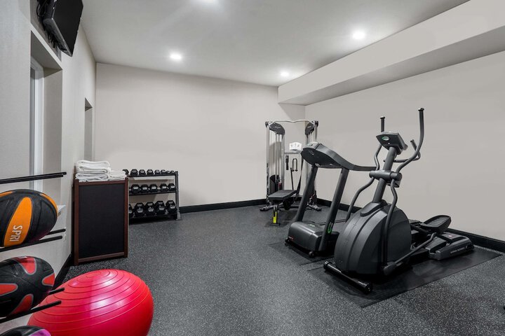 Baymont by Wyndham Clarksville