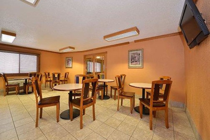 Quality Inn & Suites Grinnell near University