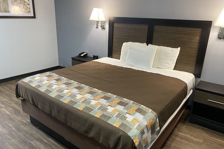 Room 11 of 22