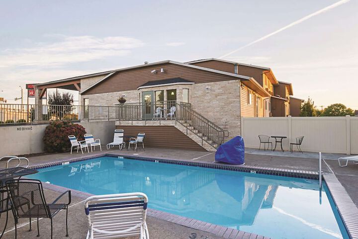 Pool 7 of 33