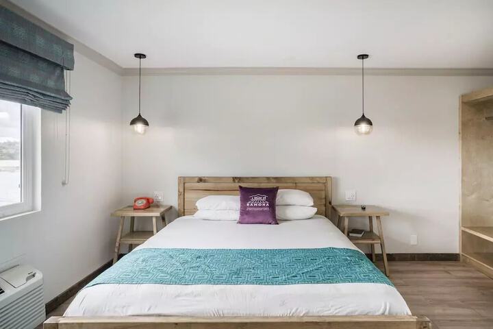 Room 42 of 46