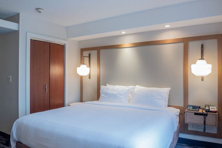 Room 13 of 39