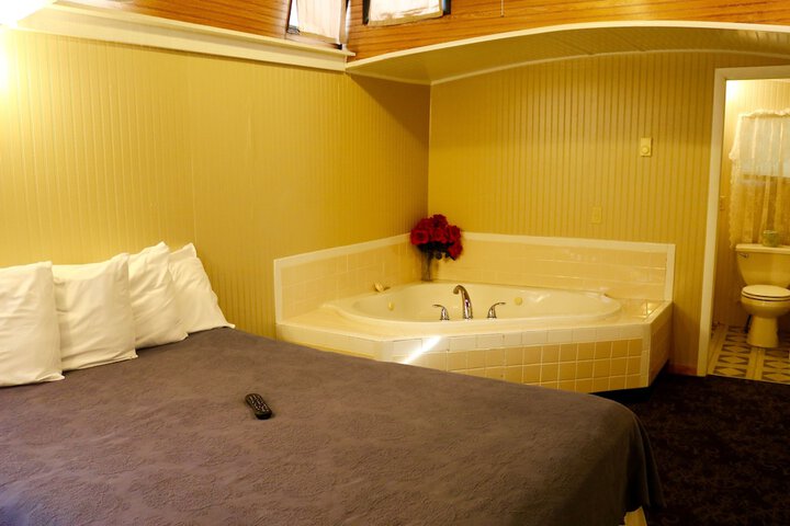 Room 16 of 74