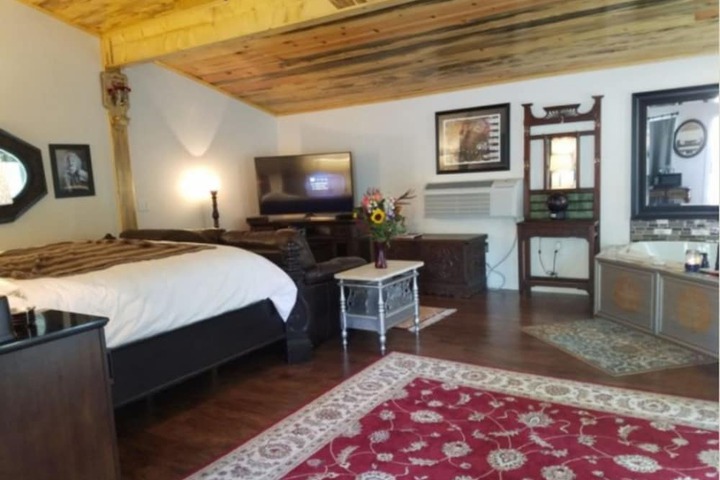 Echo Canyon Spa Resort (Adults Only)