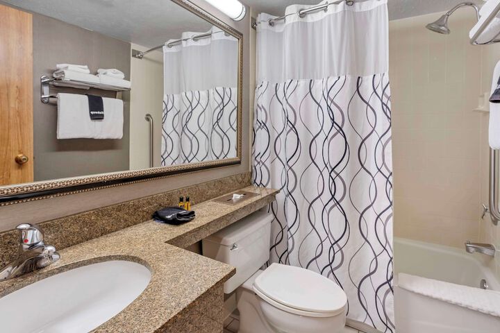 Best Western Plus Landmark Inn
